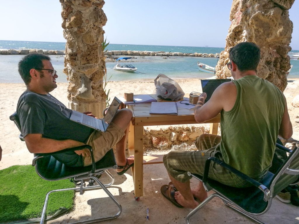 ביצ'האוס מרחב עבודה שיתופי