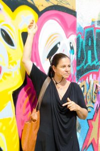 דינה שגב הסיורים וההרצאות על אמנות רחוב