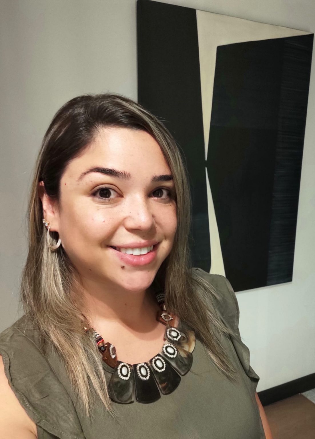 אנאבל מאמא תמיר מעצבת פנים והום סטיילינג, בעלת הסטודיו "FINE STUDIO"