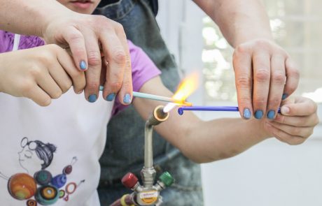 בואו לשחק באש / סדנת יצירה בזכוכית עם רינה אפלבוים