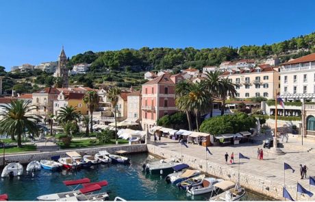 יום בכפכפים / האי HVAR – קרואטיה